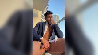 Wanna have u on your knees worshipping my dick in my Dubais balcony