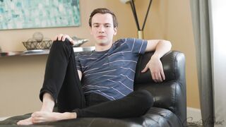 Isaac Unloads His Big Dick HD - Gay Porn Video