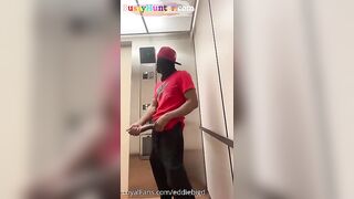 eddiebigd getting caught in the elevator bussyhunter com gay porn videos xxxx