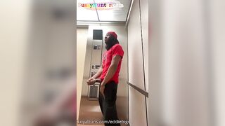 eddiebigd getting caught in the elevator bussyhunter com gay porn videos xxxx