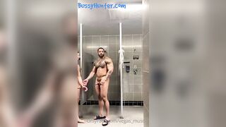 vegas muscle and jarret moon fool around in the gym showers 