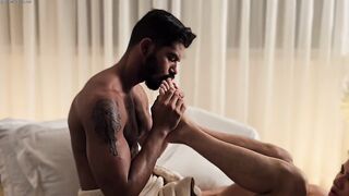 Gael fucks Leonaordo real good - Gay Porn Sex