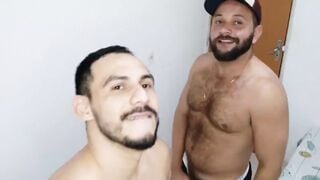 Fodi o rabao peludo do ursinho depois dele ter me fodido e me leitado - Gay Porn Sex Video