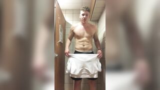 Stud showing off in gym bathroom and cumming