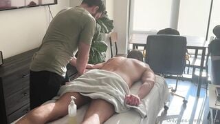 HungDTW - 30 minutes of absolute bliss on the massage table