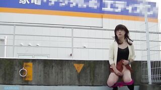 japanese crossdresser outdoor flashing2