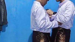 dirogol ketika beraya berbaju melayu