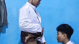 dirogol ketika beraya berbaju melayu