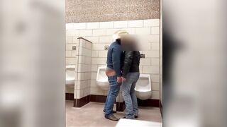 MUSCULAR TRUCKER COWBOY OFFERS HIS ASS IN THE TOILET