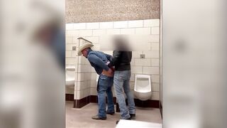 MUSCULAR TRUCKER COWBOY OFFERS HIS ASS IN THE TOILET