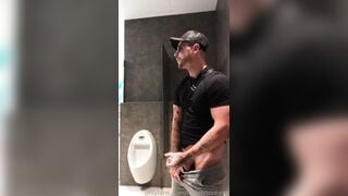 Busting my nut out in the open in a public bathroom in Madrid