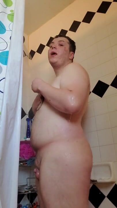 Dad Bod Showers for all Chubby Lovers (I do not own Music Rights)