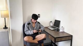 Threesome And Cum On The Desk - Gay Porn