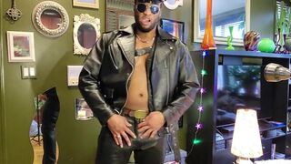 Kennie Jai Jerks off in Leather Garb KennieJai - BussyHunter.com