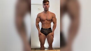 Showing off my muscles Jake Burton JakeBurtonOfficial - Gay Fans BussyHunter.com