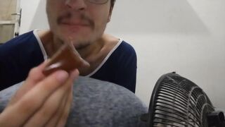 me deliciando com um doce de leite, fetish em comida nathan nz